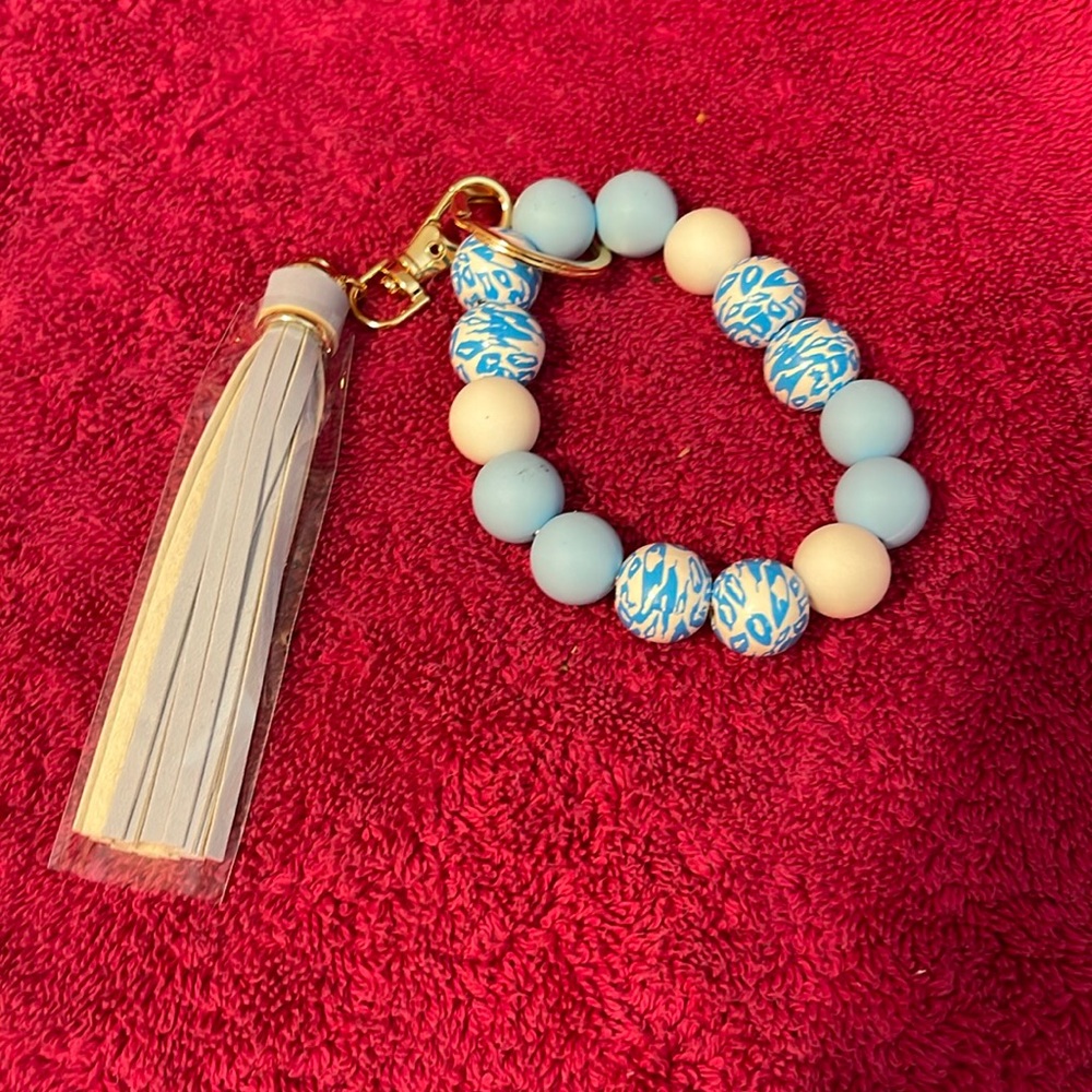 🏝️2 for $5💗 NEW silicone beaded wristlet/bracelet keychain w/tassel